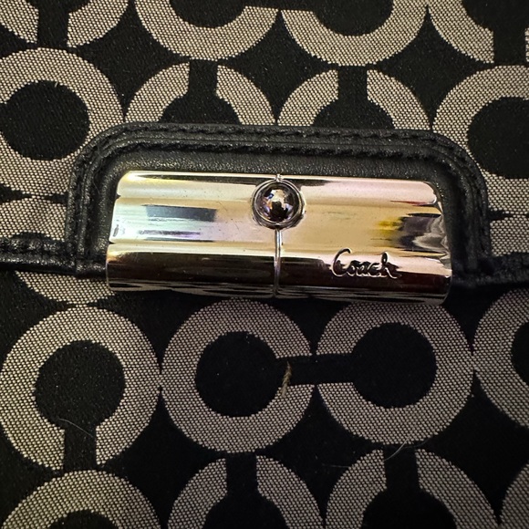 Quality Coach Purse - Picture 2 of 4